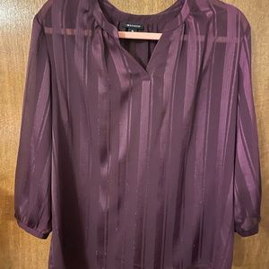 Blouse with ribbon stripes.